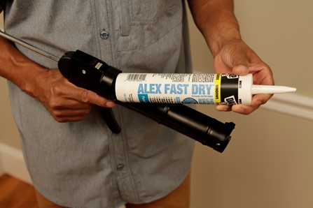 dripless caulk gun